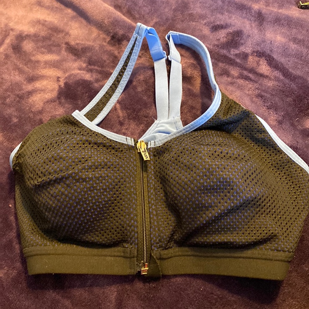 Victoria Secret Sport bra 32C